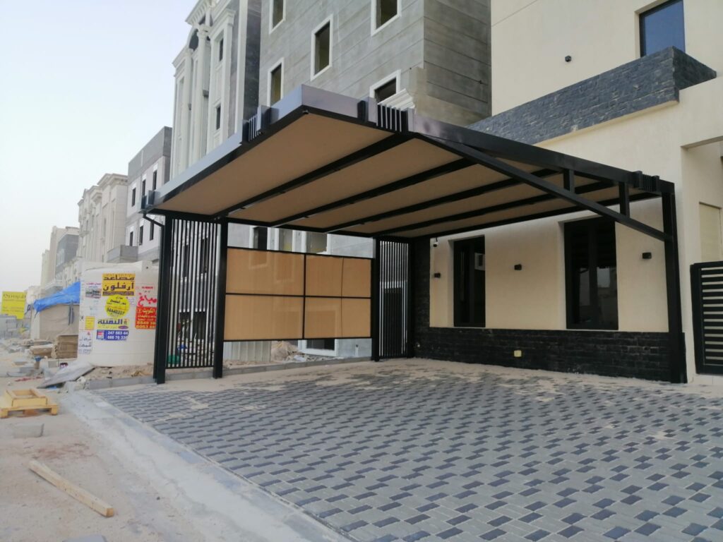 مظلات تحمي من حرارة الكويت